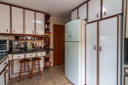 Casa à venda com 162m², 3 quartos e 2 vagasCozinha 