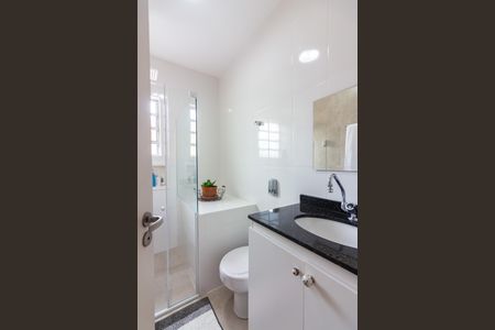 Casa à venda com 162m², 3 quartos e 2 vagasBanheiro 