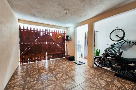 Casa à venda com 50m², 2 quartos e 2 vagasGaragem 