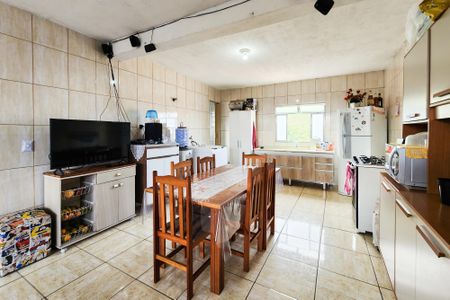 Casa à venda com 50m², 2 quartos e 2 vagasCozinha 