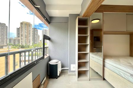 Varanda de kitnet/studio para alugar com 1 quarto, 25m² em Vila Santa Catarina, São Paulo