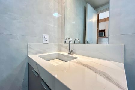 Banheiro  de kitnet/studio para alugar com 1 quarto, 25m² em Vila Santa Catarina, São Paulo