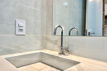 Banheiro  de kitnet/studio para alugar com 1 quarto, 25m² em Vila Santa Catarina, São Paulo