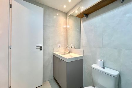 Banheiro  de kitnet/studio para alugar com 1 quarto, 25m² em Vila Santa Catarina, São Paulo
