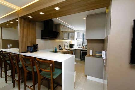 Apartamento à venda com 101m², 3 quartos e 2 vagasCozinha