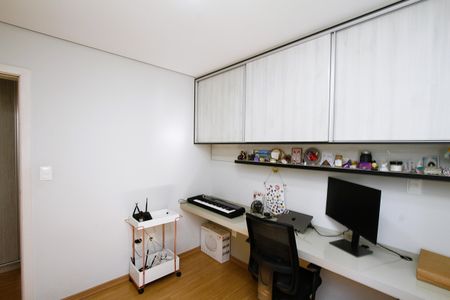 Apartamento à venda com 101m², 3 quartos e 2 vagasQuarto 3