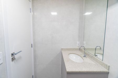 Banheiro de kitnet/studio para alugar com 1 quarto, 25m² em Vila Santa Catarina, São Paulo
