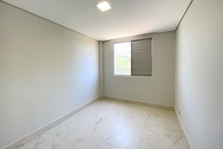 Apartamento à venda com 240m², 4 quartos e 3 vagasQuarto 2