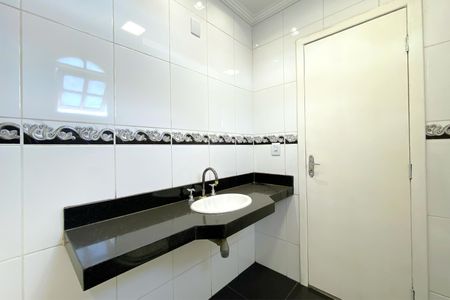 Apartamento à venda com 240m², 4 quartos e 3 vagasBanheiro da Suíte 2