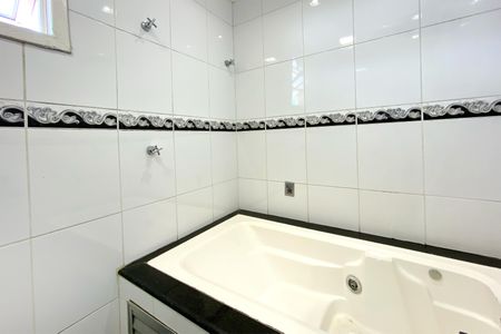 Apartamento à venda com 240m², 4 quartos e 3 vagasBanheiro da Suíte 2