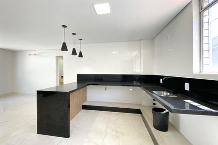 Apartamento à venda com 240m², 4 quartos e 3 vagasCozinha