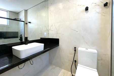 Apartamento à venda com 240m², 4 quartos e 3 vagasBanheiro da Suíte 1