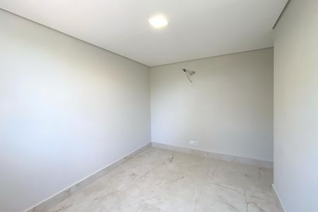 Apartamento à venda com 240m², 4 quartos e 3 vagasQuarto 2