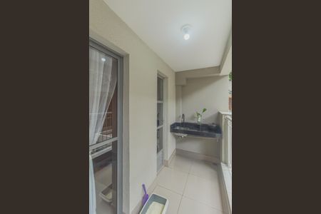 Apartamento à venda com 60m², 2 quartos e 1 vaga Apartamento à venda com 60m², 2 quartos e 1 vagaVaranda