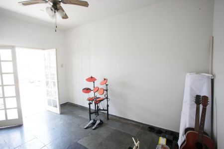 Casa à venda com 183m², 4 quartos e 2 vagasQuarto 2