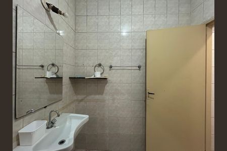 Casa para alugar com 95m², 3 quartos e 1 vaga Casa para alugar com 95m², 3 quartos e 1 vagaBanheiro