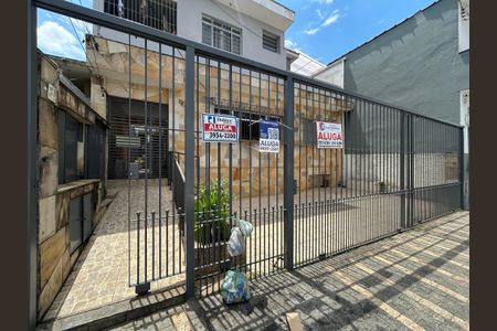 Casa para alugar com 95m², 3 quartos e 1 vaga Casa para alugar com 95m², 3 quartos e 1 vagaFachada