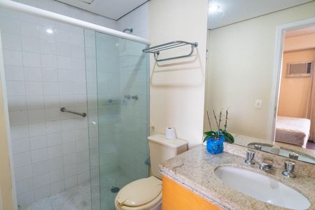 Banheiro de kitnet/studio para alugar com 1 quarto, 38m² em Vila Clementino, São Paulo