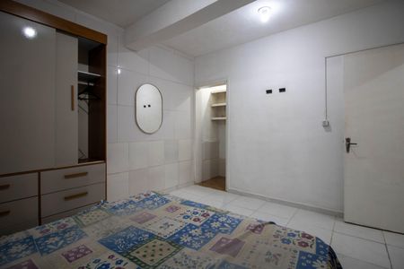 Quarto  de casa para alugar com 1 quarto, 35m² em Jardim Tres Irmaos, Taboão da Serra