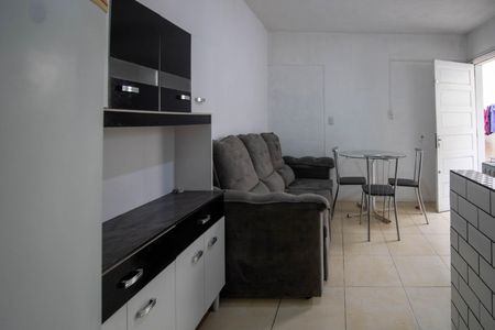 Sala/Cozinha  de casa para alugar com 1 quarto, 35m² em Jardim Tres Irmaos, Taboão da Serra