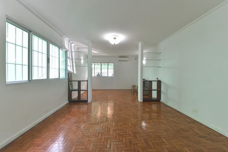 Casa para alugar com 187m², 3 quartos e 2 vagasSala