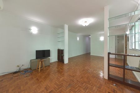 Casa para alugar com 187m², 3 quartos e 2 vagasSala