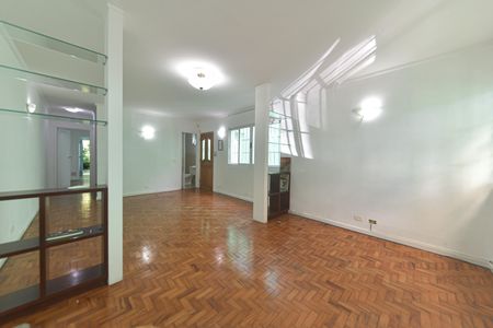 Casa para alugar com 187m², 3 quartos e 2 vagasSala