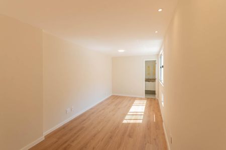 Apartamento à venda com 106m², 2 quartos e 1 vagaSuíte