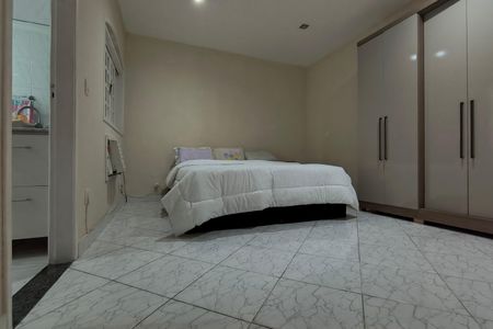 Casa de condomínio à venda com 216m², 4 quartos e 1 vaga Casa de condomínio à venda com 216m², 4 quartos e 1 vagaQuarto 1 - Suíte