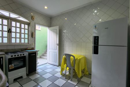 Casa de condomínio à venda com 216m², 4 quartos e 1 vaga Casa de condomínio à venda com 216m², 4 quartos e 1 vagaCozinha