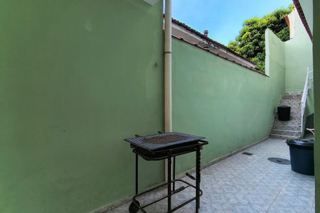 Casa de condomínio à venda com 216m², 4 quartos e 1 vaga Casa de condomínio à venda com 216m², 4 quartos e 1 vagaFachada