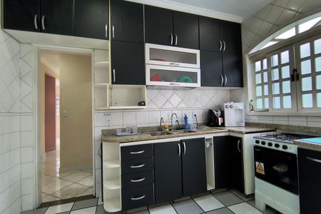 Casa de condomínio à venda com 216m², 4 quartos e 1 vaga Casa de condomínio à venda com 216m², 4 quartos e 1 vagaCozinha