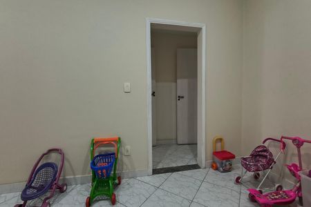 Casa de condomínio à venda com 216m², 4 quartos e 1 vaga Casa de condomínio à venda com 216m², 4 quartos e 1 vagaQuarto 2