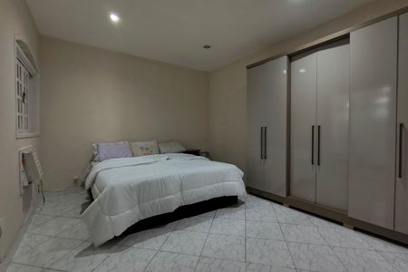 Casa de condomínio à venda com 216m², 4 quartos e 1 vaga Casa de condomínio à venda com 216m², 4 quartos e 1 vagaQuarto 1 - Suíte