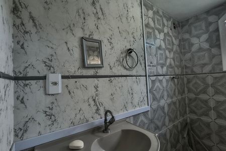 Casa de condomínio à venda com 216m², 4 quartos e 1 vaga Casa de condomínio à venda com 216m², 4 quartos e 1 vagaBanheiro Social 1