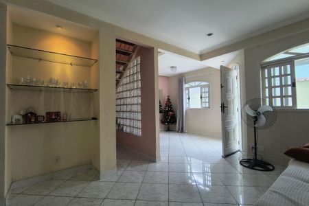 Sala de casa de condomínio à venda com 4 quartos, 216m² em Anil, Rio de Janeiro