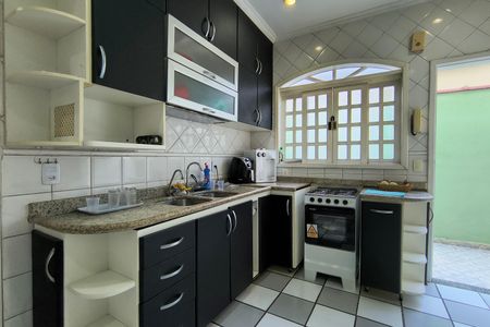 Casa de condomínio à venda com 216m², 4 quartos e 1 vaga Casa de condomínio à venda com 216m², 4 quartos e 1 vagaCozinha