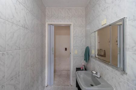 Casa à venda com 310m², 3 quartos e 2 vagasBanheiro