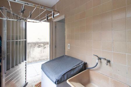 Casa à venda com 310m², 3 quartos e 2 vagasÁrea de Serviço