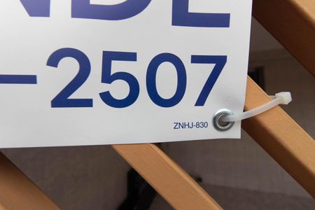 Casa à venda com 310m², 3 quartos e 2 vagasPlaca ZNHJ-830