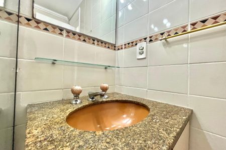 Apartamento para alugar com 68m², 2 quartos e 1 vagaBanheiro