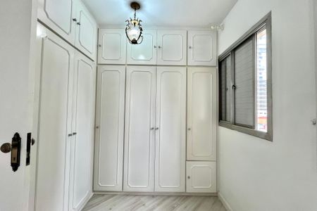 Apartamento para alugar com 68m², 2 quartos e 1 vagaCloset do Quarto 1