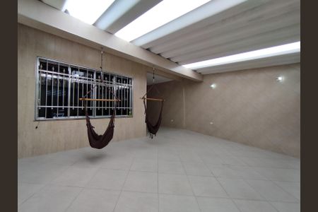 Casa à venda com 200m², 2 quartos e 3 vagas Casa à venda com 200m², 2 quartos e 3 vagasGaragem