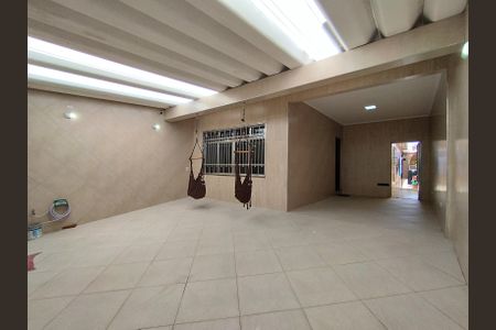 Casa à venda com 200m², 2 quartos e 3 vagas Casa à venda com 200m², 2 quartos e 3 vagasGaragem