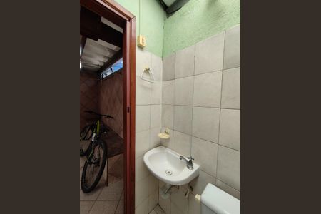 Casa à venda com 200m², 2 quartos e 3 vagas Casa à venda com 200m², 2 quartos e 3 vagasBanheiro - torneira