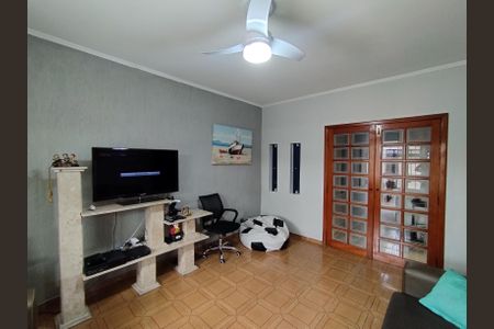 Casa à venda com 200m², 2 quartos e 3 vagas Casa à venda com 200m², 2 quartos e 3 vagasSala