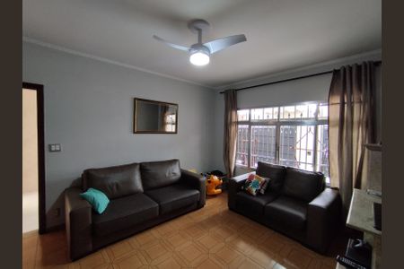 Casa à venda com 200m², 2 quartos e 3 vagas Casa à venda com 200m², 2 quartos e 3 vagasSala