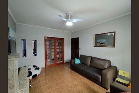 Casa à venda com 200m², 2 quartos e 3 vagas Casa à venda com 200m², 2 quartos e 3 vagasSala