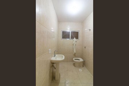 Casa para alugar com 225m², 2 quartos e 2 vagas Casa para alugar com 225m², 2 quartos e 2 vagasBanheiro Social