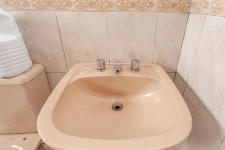 Casa para alugar com 225m², 2 quartos e 2 vagasBanheiro 1